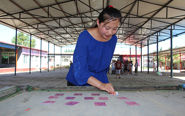 2016年公司举行拓展培训活动合影留念(图6)